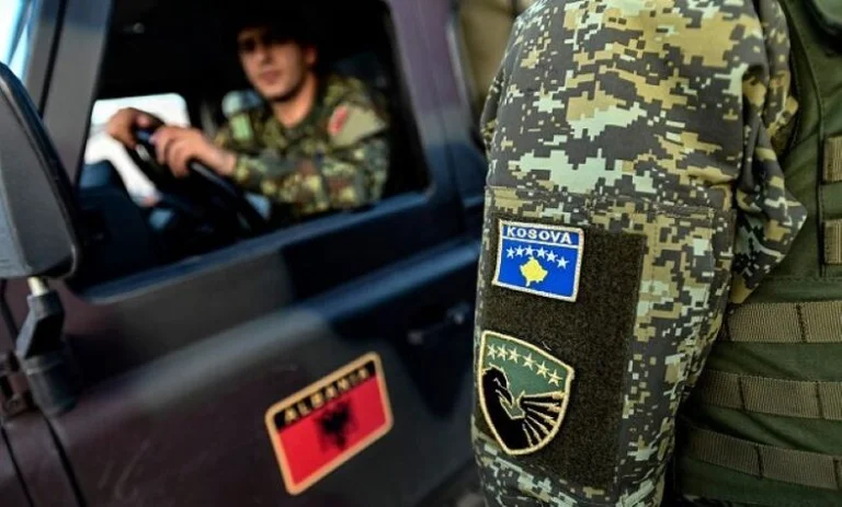 30 ushtarë të Shqipërisë përfundojnë misionin dhe largohen nga Kosova