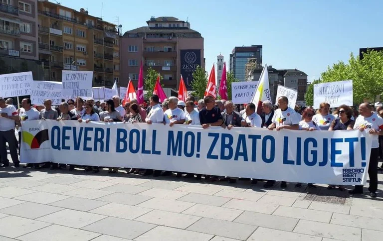 Kërkohet ndërhyrja e Prokurorisë: Ministria të tërhiqet nga vendimi për pagat e grevistëve