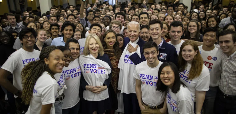 Biden paralajmëron faljen e kredive universitare për miliona studentë