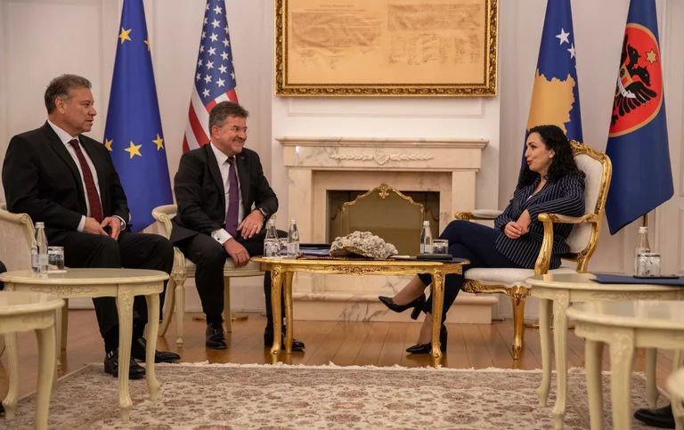 Lajçak pas takimit me Osmanin: Folëm për rëndësinë e shmangies së çdo tensioni të ri në veri