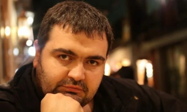 Aktorit i vdes daja, tregon maltretimet skandaloze që përjetoi ai për shkak të liftit të spitalit