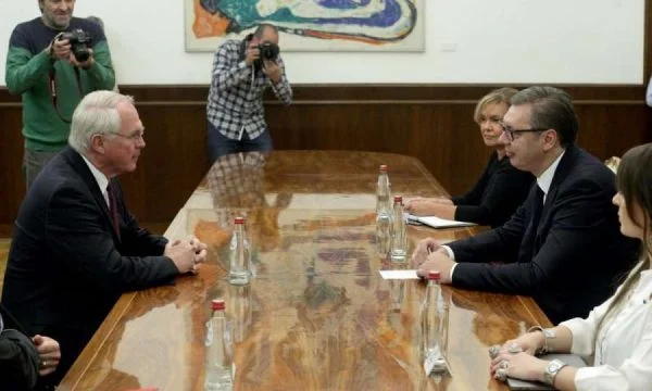 Vuçiq para ambasadorit amerikan Hill: Duam zgjidhjen e krizës, Asociacion për serbët