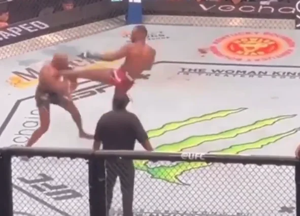 Luftëtari i UFC-së nokauton frikshëm kundërshtarin – Një goditje me këmbë dhe ia ‘fikë dritat’