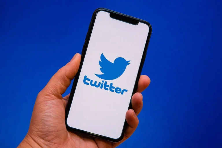 Twitter njofton se suspendoi gabimisht llogaritë e ambasadave serbe