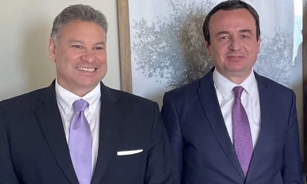 Escobar rencontre aujourd'hui l'opposition, mais pas Kurti