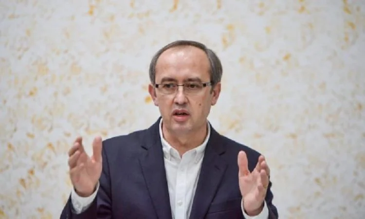 Ironia e Hotit me Qeverinë për rrymën shkakton lajthitje tek qytetarët: I shprehin ngushëllime