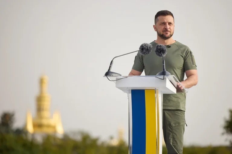 Zelensky: Flamuri i Ukrainës do të valëvitet përsëri në territoret e okupuara