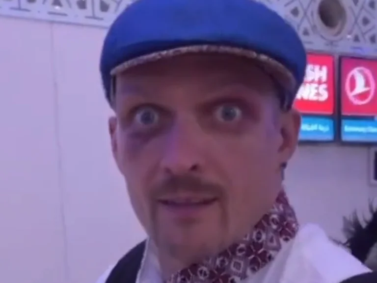 Ils sortent des images quand Usyk quitte l'Arabie, ses yeux sont noirs