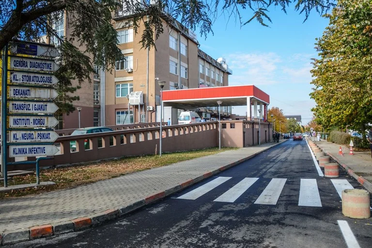 Vdes punëtori që u rrëzua nga një ndërtesë në Prishtinë