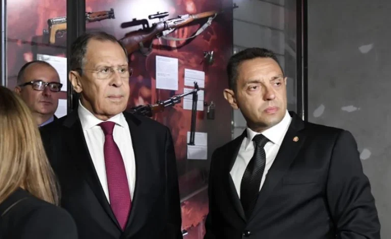 Vulin shkon te Lavrovi në Moskë, çështja e Kosovës pritet ta dominojë takimin
