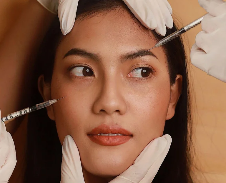 Flasin specialistët: Kur është mosha ideale për të bërë botox?