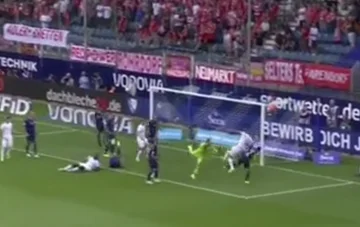 De League markiert das erste offizielle Ziel mit Bayern Ich nehme Gegner und Scores herunter