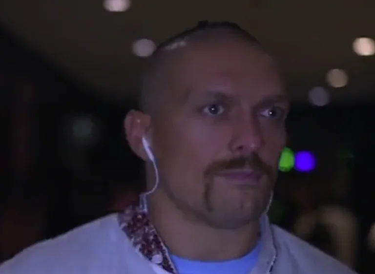 Edhe Usyk është në stadium – Gati për të treguar aftësit e tij ndaj Joshuas