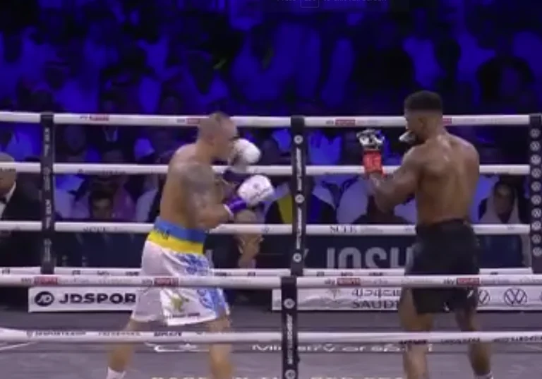 Përfundon rundi i shtatë: Joshua lufton me më shumë forcë, Usyk po e përcjellë situatën