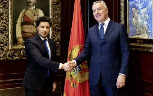 Qeveria që mbijetoi vetëm tre muaj e gjysmë, çka e rrëzoi Abazoviqin nga pushteti