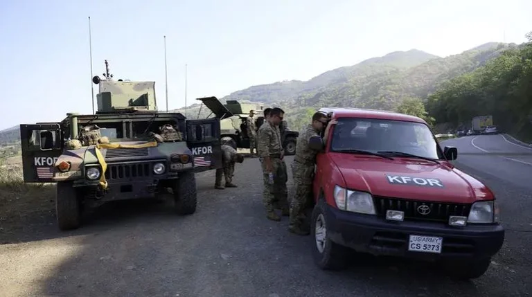 AP: Trupat amerikane të NATO-s u vendosën në veri pas dështimit të negociatave në Bruksel