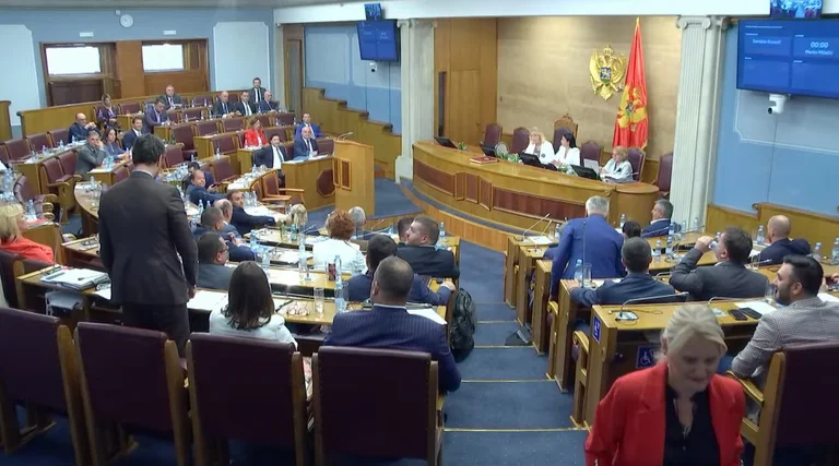 Deputeti shqiptar që ndihmoi në rrëzimin e Abazoviqit