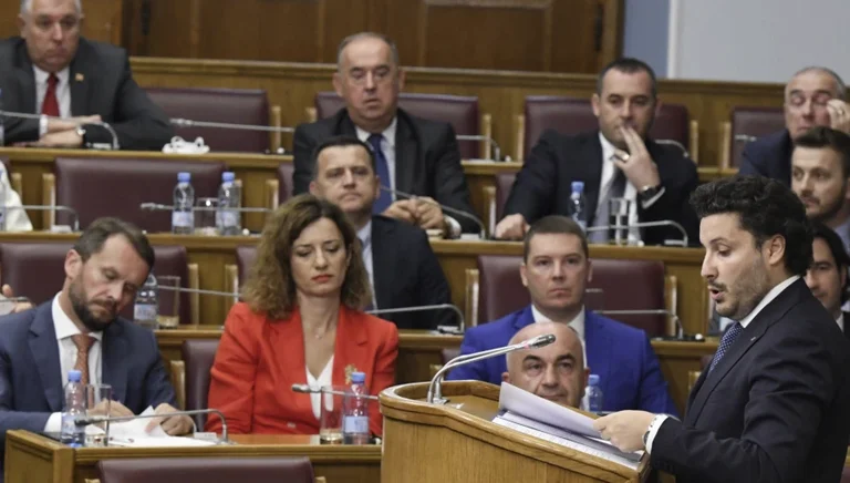 Seanca e mosbesimit, Abazoviq – deputetëve: Ju pengon fakti se jam shqiptar