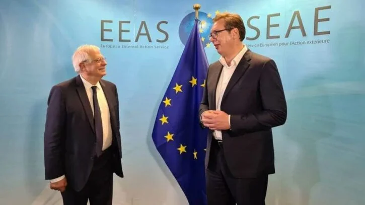Der Tag beginnt mit dem Vucinq Treffen érell '% Lajcak