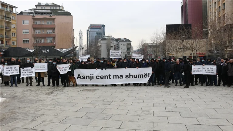 Upseting of electricity, warning protest