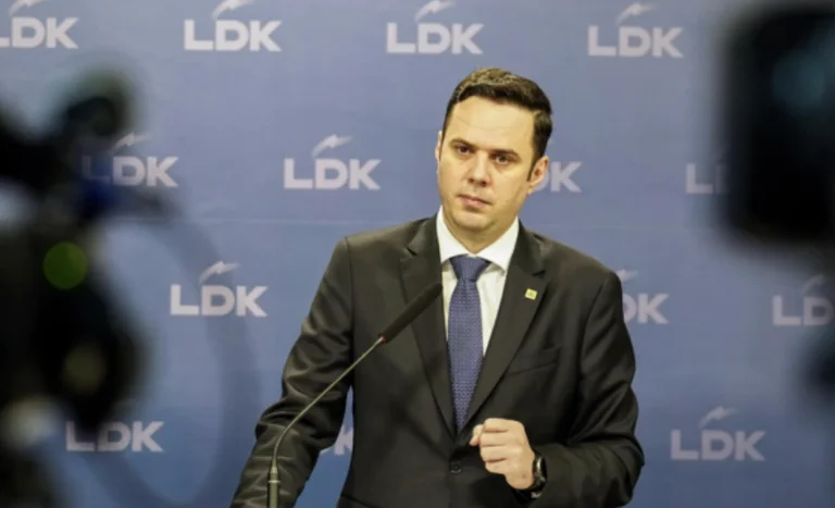 Le président albanais a refusé de se rencontrer au bureau du LDK: La rivière est mangée et le soleil ne rencontre rien
