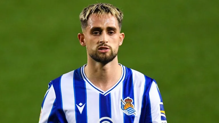 Naples plus près du transfert d'Adnan Yanuzaj