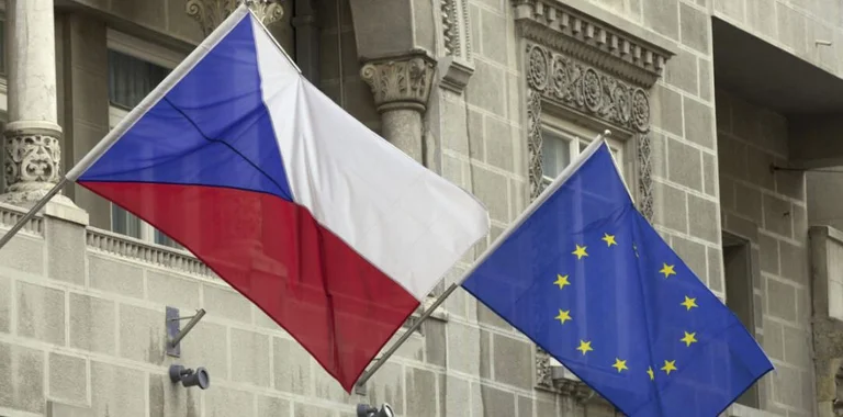 La présidence tchèque de l'UE soutient l'interdiction des visas pour les Russes
