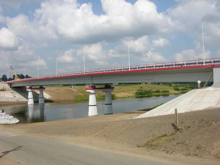 Ukrainians destroy second bridge over Dnieper