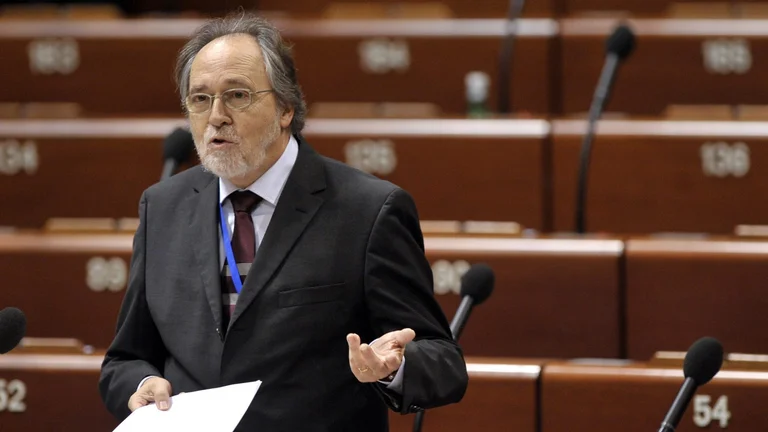 Dans un an, je pourrai obtenir la résolution épilogue de l'Albanie contre le rapport de Dick Marty