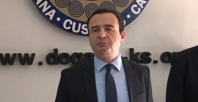Kurti për shaminë në shkolla: S’duhet të ketë ndalim, por prag e shohim moshën 16 vjeçare
