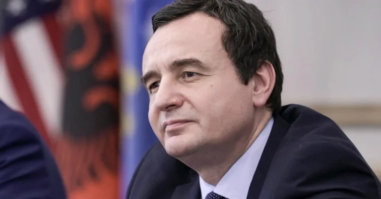 Shamia dans les écoles, Code civil: Top 4 nœuds sur la table de Kurt, qui est de plus en plus de pression politique et populaire