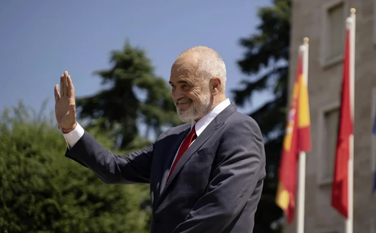 She forgets Edi Rama: Our tourism was maintained by brothers and sisters from Kosovo