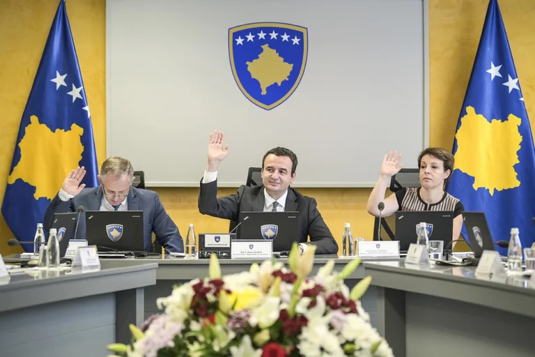 Il governo favorisce quattro comuni che guidano il Movimento Vetevendosje