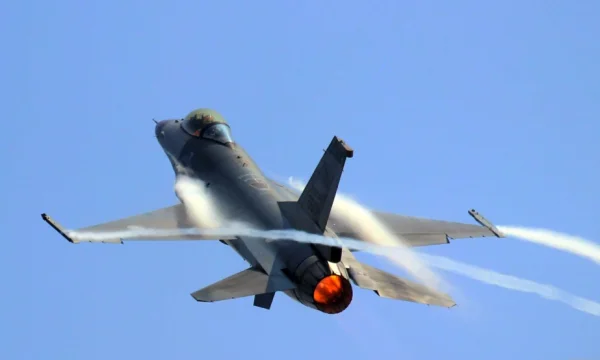 China termina, Taiwán lanza ejercicios militares en medio de tensiones
