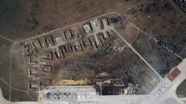 Satellite images show major damage at Crime Airbase