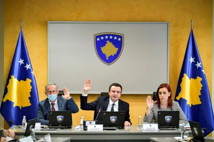 Government allocates 100,000 euros for support of employees in the public sector
