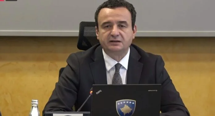 Kurti addresses Serbs from the government meeting: Change paperwork plates for entry and exit