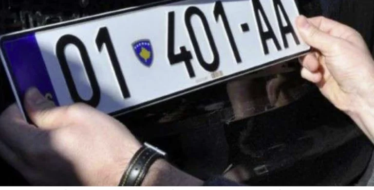 Annuncio importante per i cittadini serbi: Come si può cambiare le piastre da “PR” “M