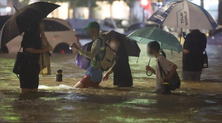 Al menos siete muertes por inundaciones en Corea del Sur
