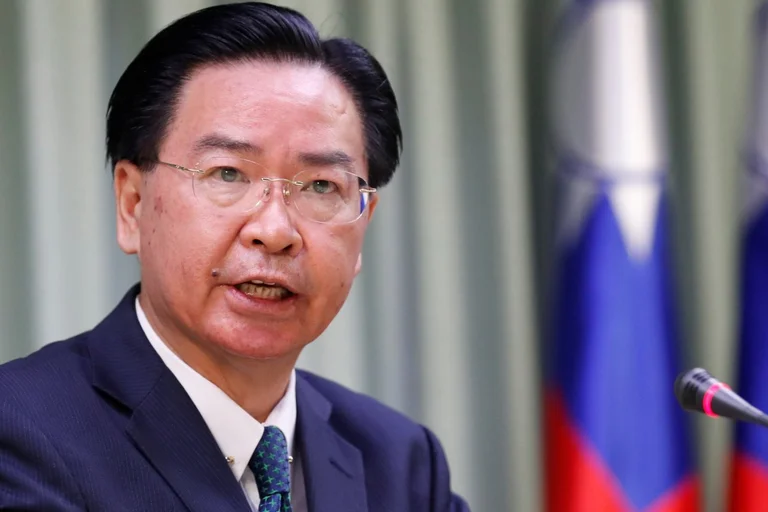 Taiwan again warns: China is preparing to invade us