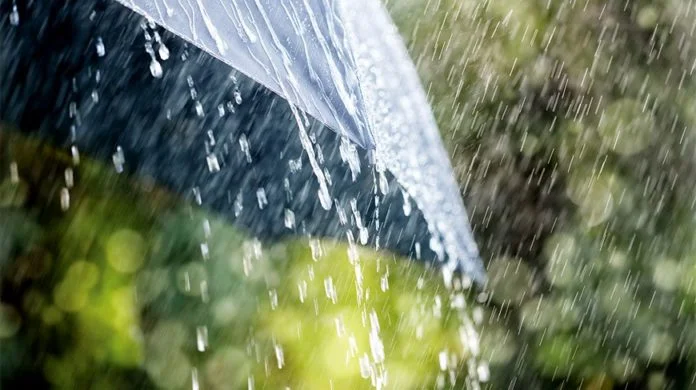Reshje shiu e rënie temperaturash, moti për sot dhe nesër