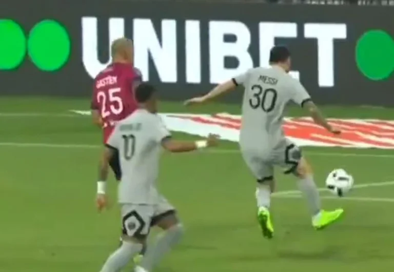 Magic, magic, the Assist of Neymar in slow motion