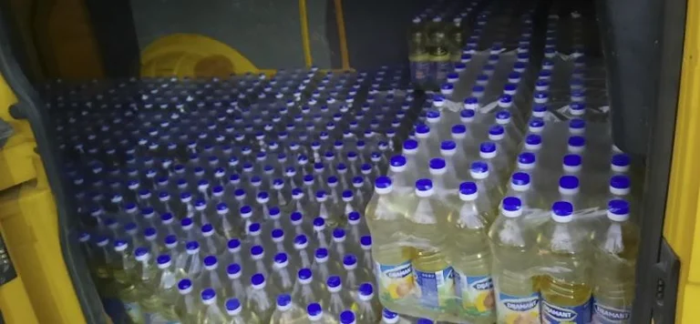Customs in Mitrovica catches 750 liters of oil smuggled from Serbia