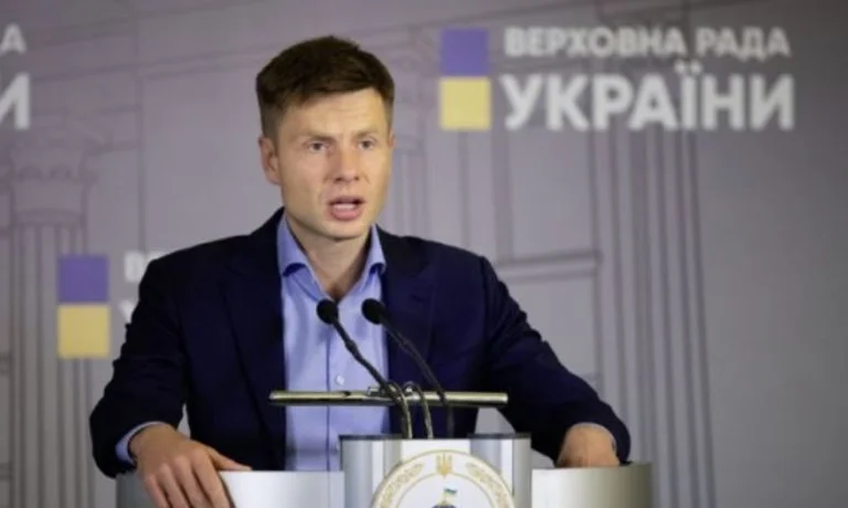 Press movement for recognition of Kosovo independence, MP Goncharenko hands over resolution to Ukraine's Parliament