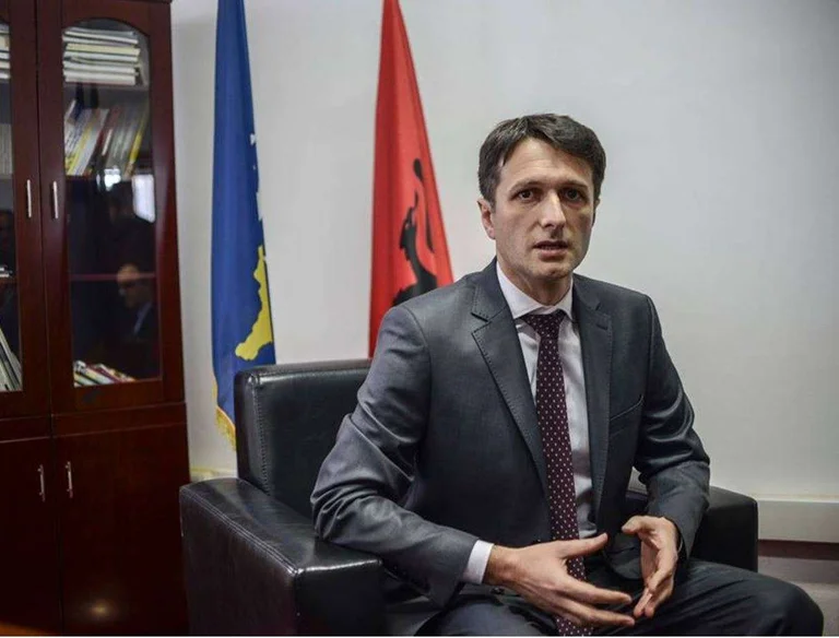 Murati: Nuk janë problem vendet e garantuara, problem janë privilegjet që bartin ato