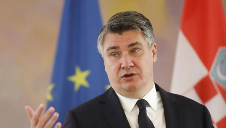 Le président croate pour la Serbie: Est-il normal de ne pas reconnaître le Kosovo et de soutenir la Russie