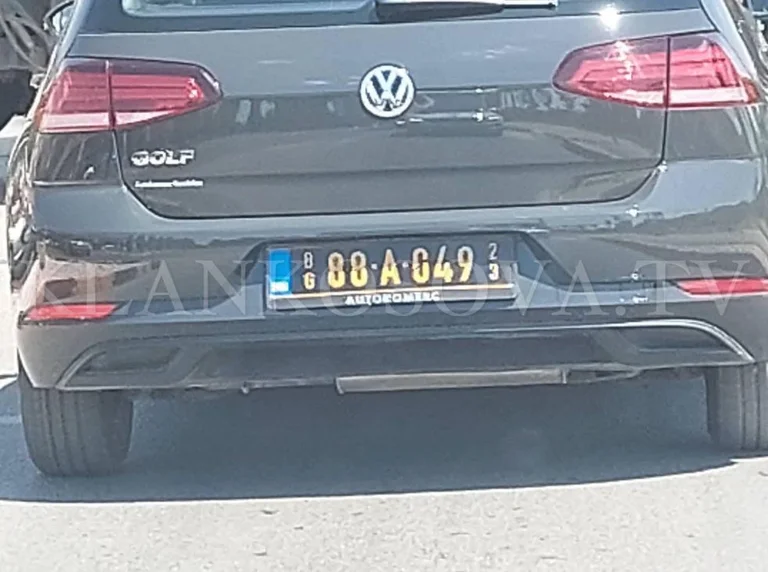 Serbian diplomatic cars circulate in Pristina, without stickers