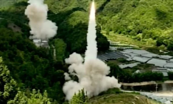 Estados Unidos observa a China de cerca mientras realiza ejercicios militares de misiles cerca de Taiwán