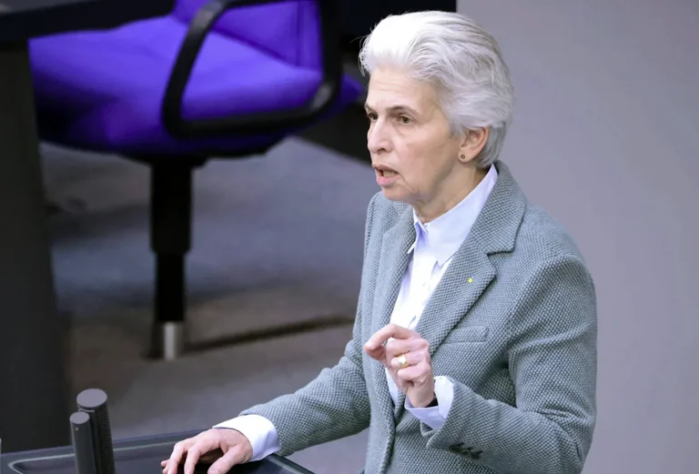 German MP for the situation in northern Kosovo: Conflicts in the Balkans must be resolved by diplomacy