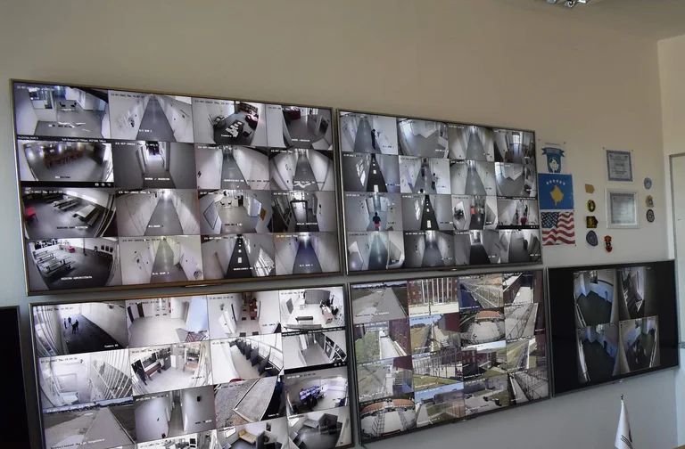 Les États-Unis font des dons aux prisons du Kosovo